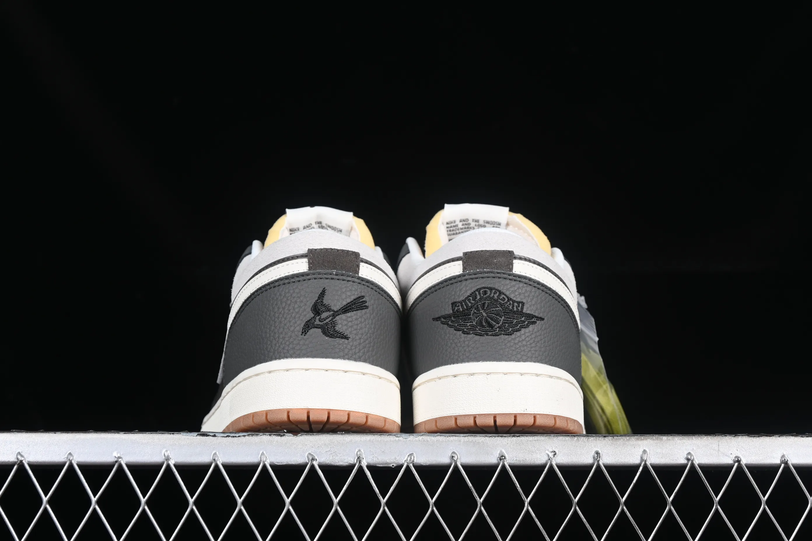 All categories Air Jordan Jordan series basketball shoes Air Jordan 1 Low Air Jordan 1 Low "Snkrs Day" AJ1 Joe 1 Magpie Gray Toe Low-top cultural casual sneakers FD0399-004
